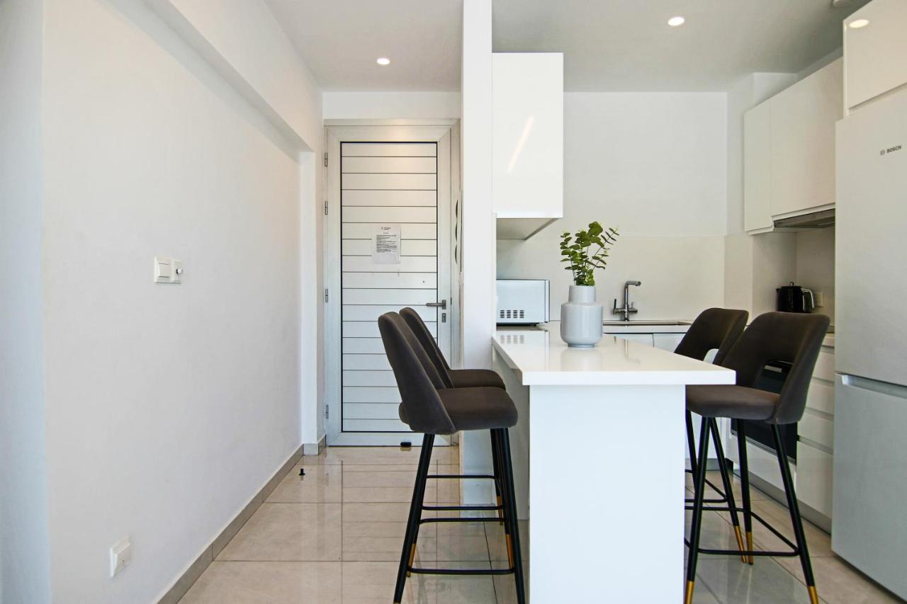 パ フォスPhaedrus Living - Seaside Executive Flat Harbour 207アパートメント エクステリア 写真